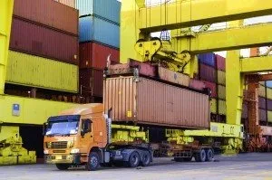 container-semitrailer-working-at-port-1-300x199