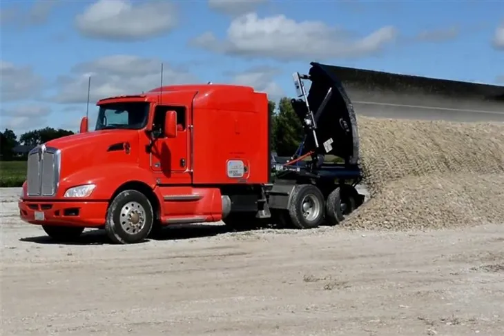 sand-trailer120de9f8-8299-41b4-8ad4-19b668e06cb3