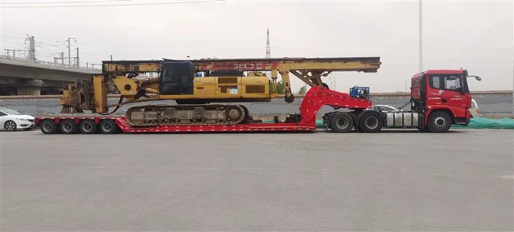 Reboque de plataforma baixa multieixos com carga útil de 60 toneladas com 2 linhas e 4 eixos