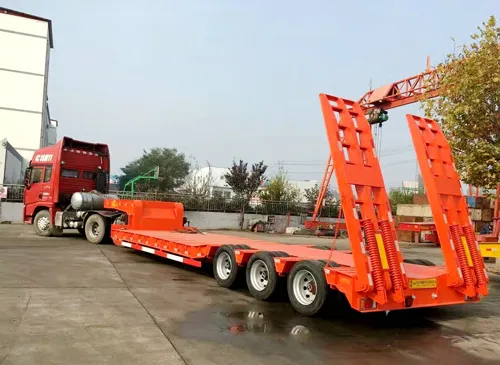 60 Ton Payload Lowbed Trailer 3 axles 12 Tires detail 60 Ton Payload Lowbed Trailer 3 axles 12 Tires detail